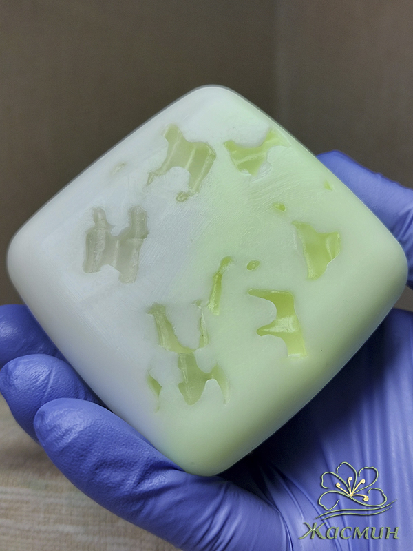 Закруглённое квадратное мыло ручной работы