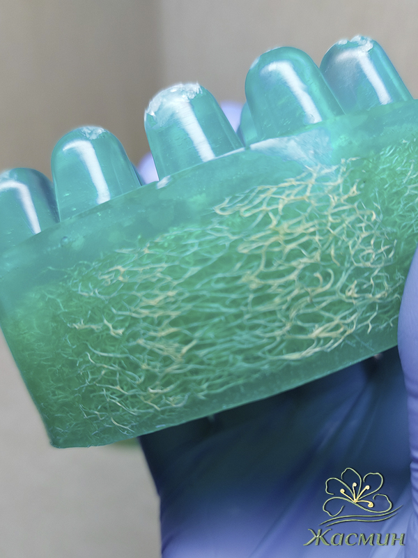 Кристальная прозрачность мыла с люфой для массажа