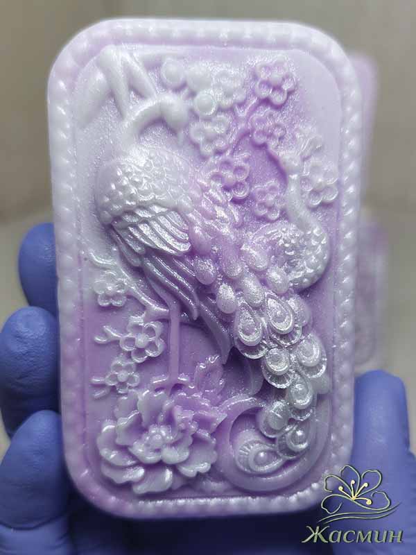 Молочная нежность: Павлины и казеин