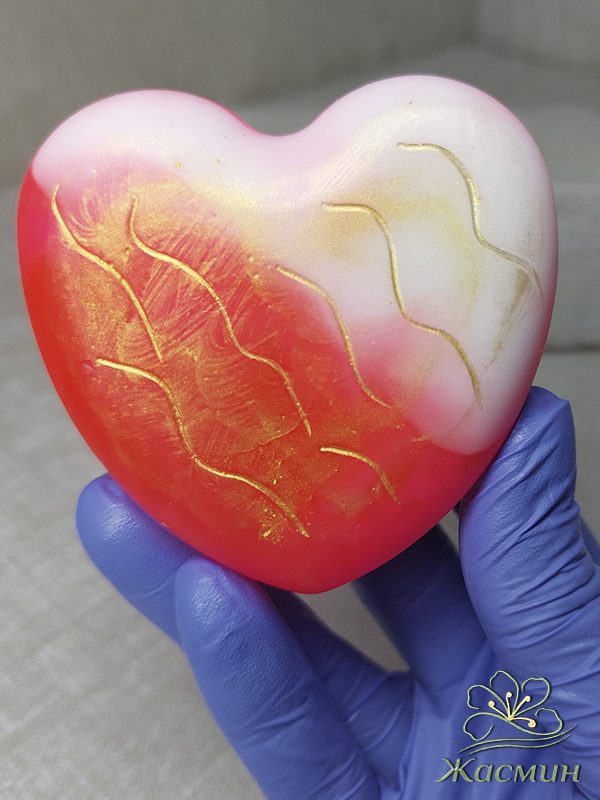 Увлажняющее сердце: манго и малина