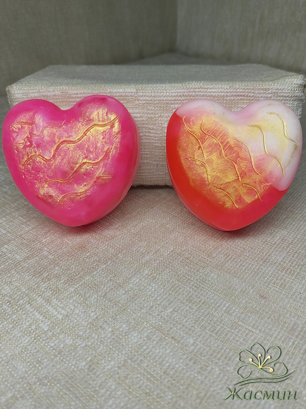 Мыло с ароматом малины для увлажнения кожи