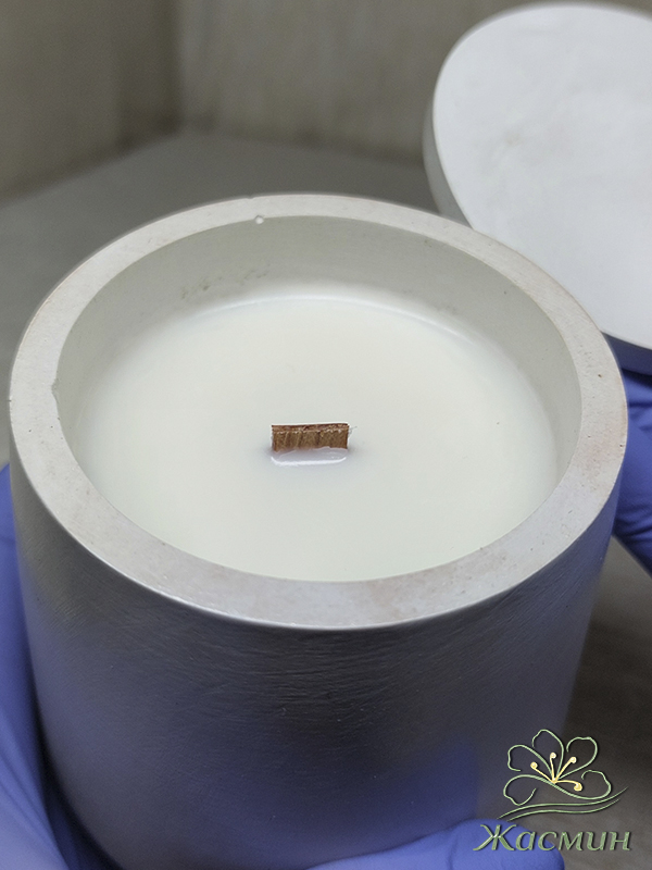 Свеча Чёрная амбра и ваниль 200 мл