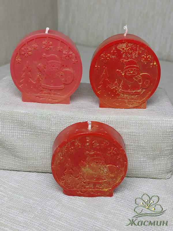 Подарочная свеча Дед Мороз ручной работы